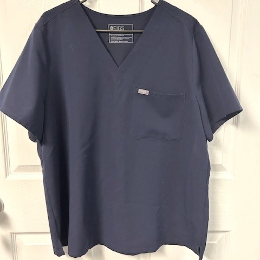 New FIGS scrub top - XXL